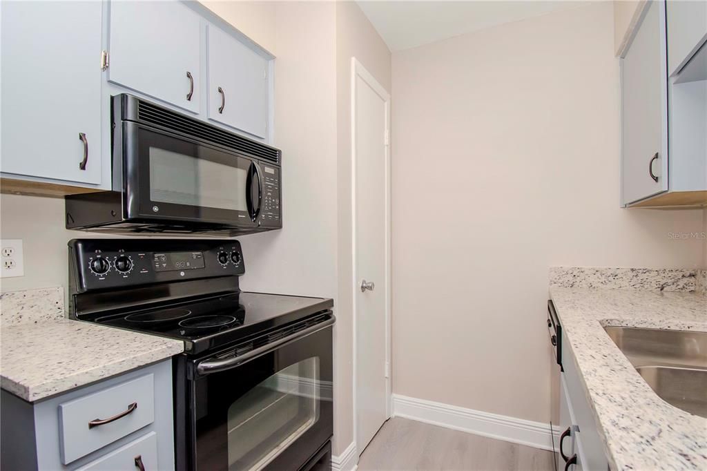 Activo con contrato: $925,000 (12 camas, 0 baños, 5508 Pies cuadrados)