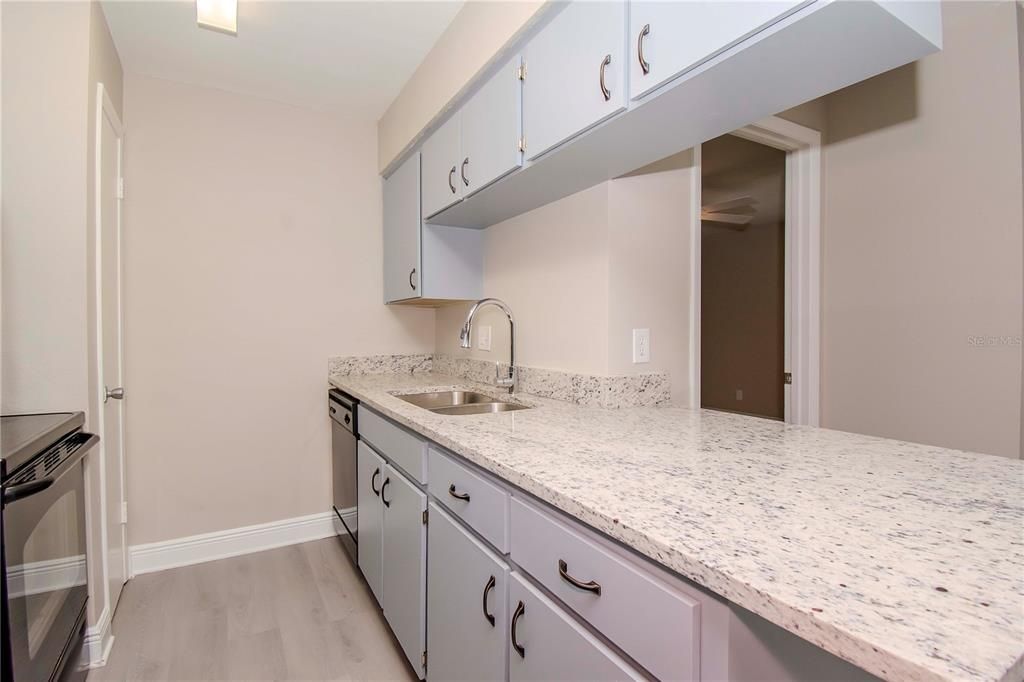 Activo con contrato: $925,000 (12 camas, 0 baños, 5508 Pies cuadrados)