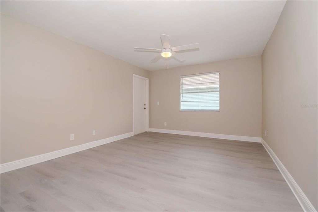 Activo con contrato: $925,000 (12 camas, 0 baños, 5508 Pies cuadrados)