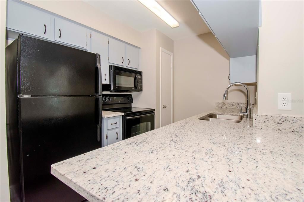 Activo con contrato: $925,000 (12 camas, 0 baños, 5508 Pies cuadrados)