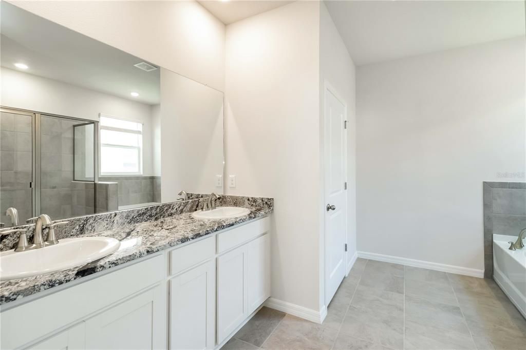 For Rent: $2,850 (4 beds, 2 baths, 2036 Square Feet)