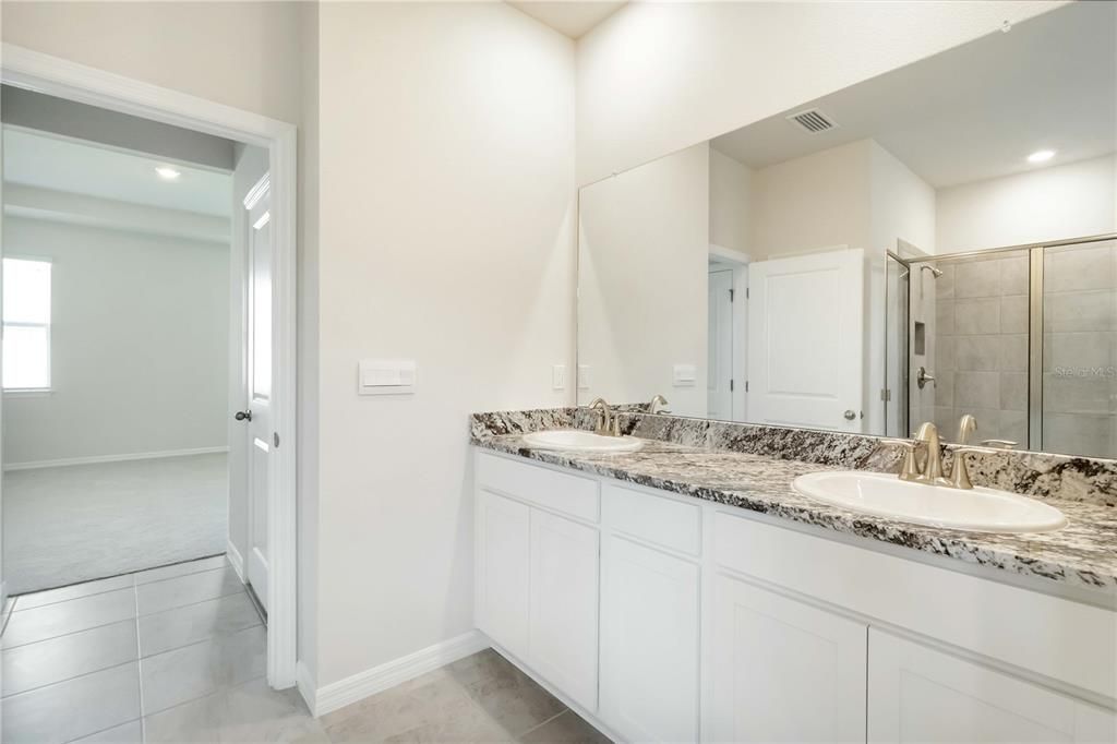 For Rent: $2,850 (4 beds, 2 baths, 2036 Square Feet)