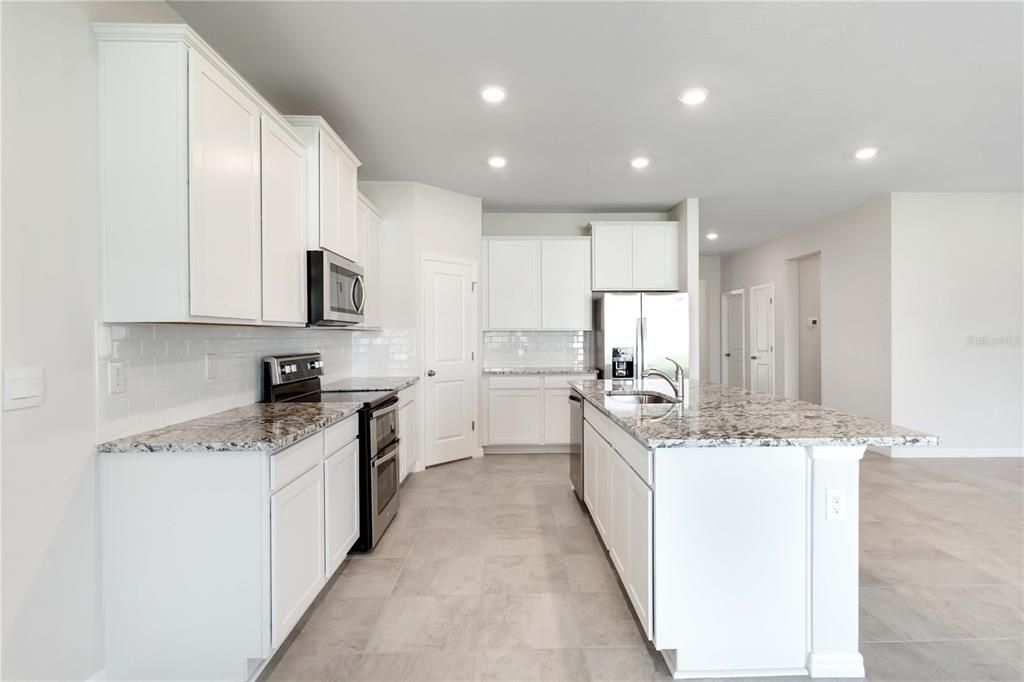 For Rent: $2,850 (4 beds, 2 baths, 2036 Square Feet)