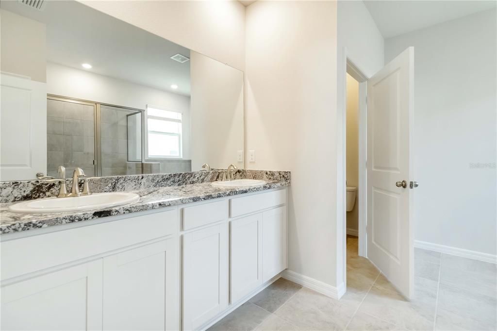 For Rent: $2,850 (4 beds, 2 baths, 2036 Square Feet)