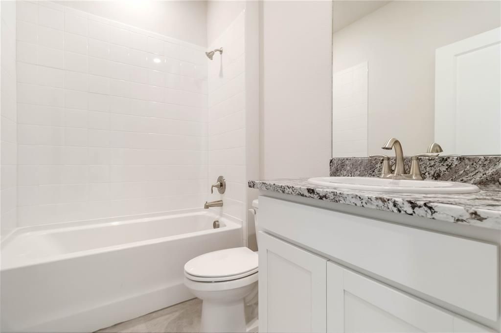 For Rent: $2,850 (4 beds, 2 baths, 2036 Square Feet)