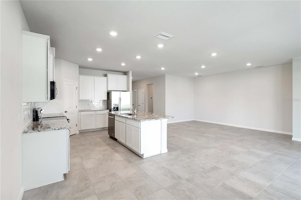 For Rent: $2,850 (4 beds, 2 baths, 2036 Square Feet)