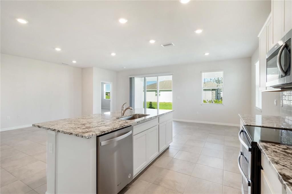 For Rent: $2,850 (4 beds, 2 baths, 2036 Square Feet)