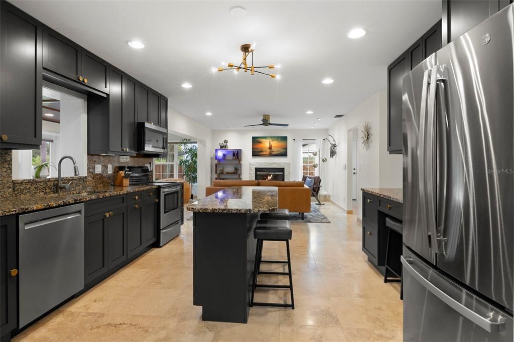 待售: $825,000 (3 贝兹, 3 浴室, 2070 平方英尺)