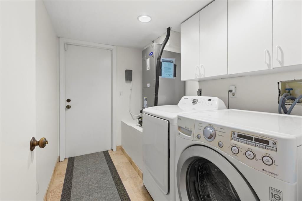 待售: $825,000 (3 贝兹, 3 浴室, 2070 平方英尺)