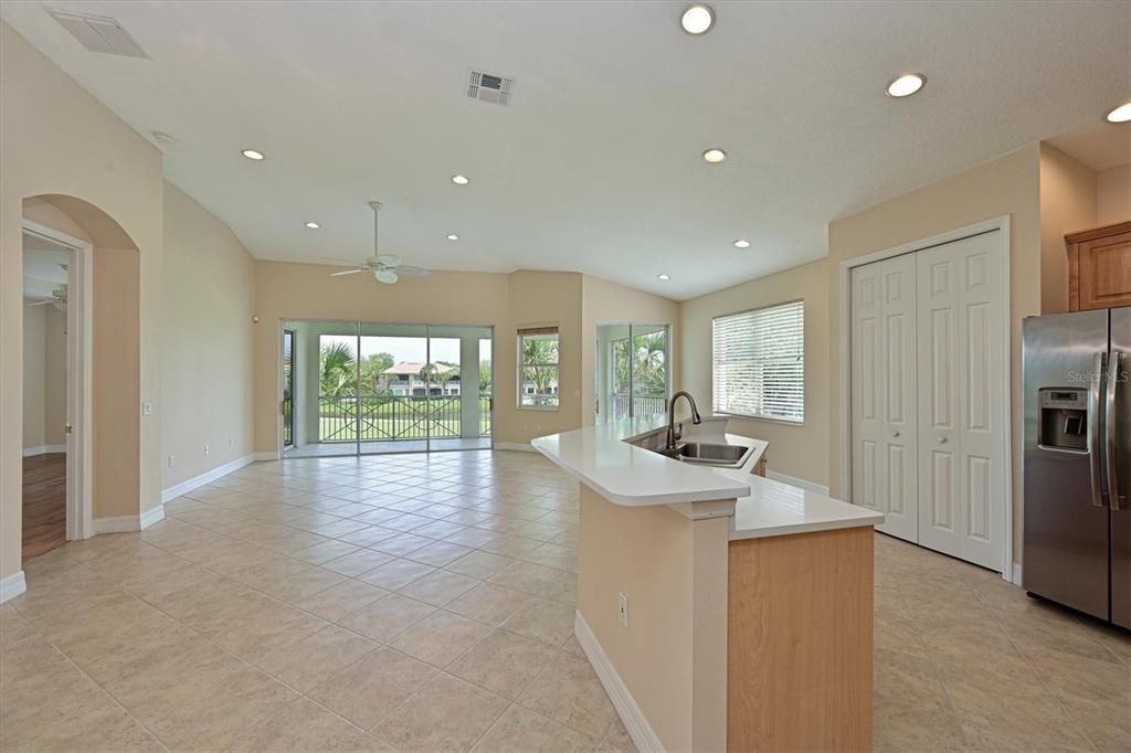 For Rent: $2,950 (3 beds, 2 baths, 2343 Square Feet)