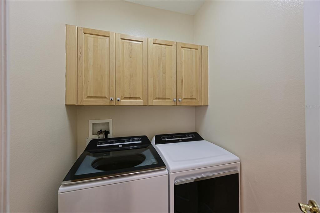 For Rent: $2,950 (3 beds, 2 baths, 2343 Square Feet)