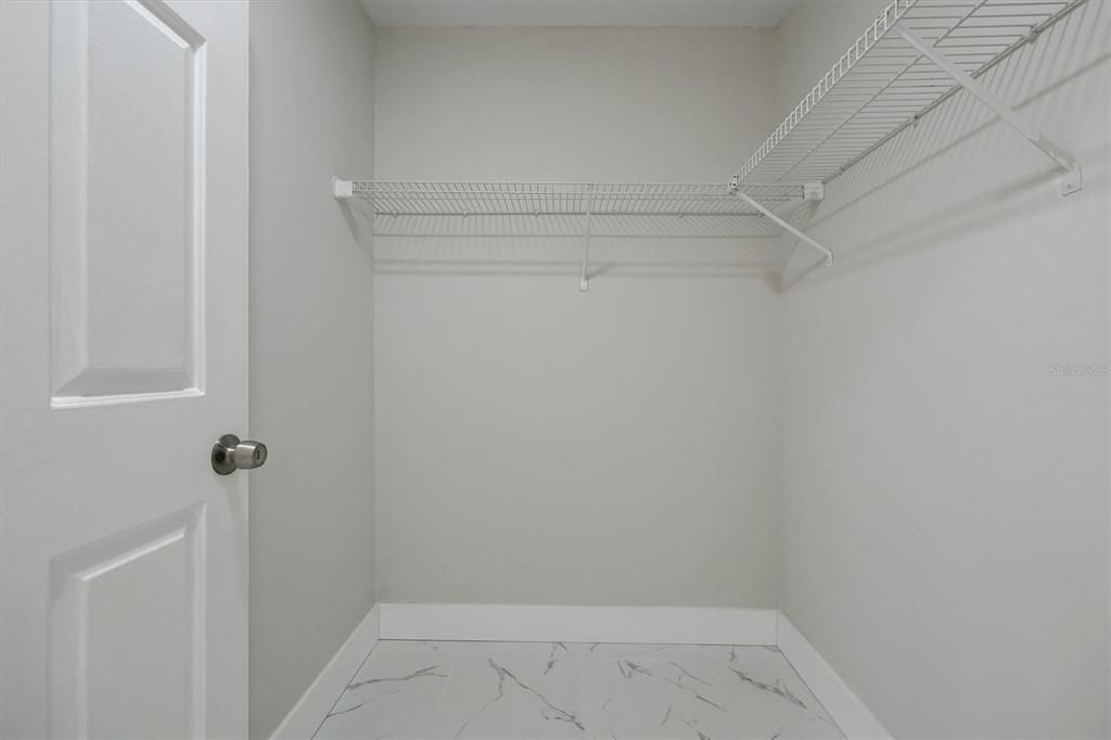 合同活跃: $449,900 (4 贝兹, 3 浴室, 2184 平方英尺)