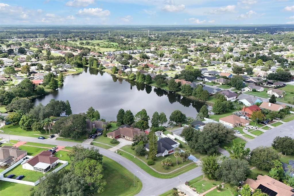 合同活跃: $449,900 (4 贝兹, 3 浴室, 2184 平方英尺)