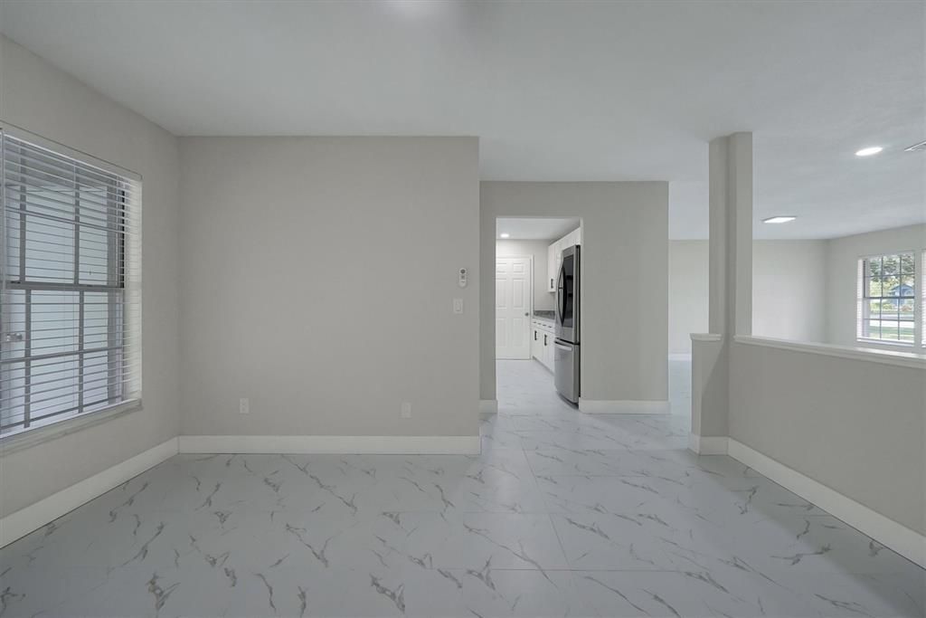 合同活跃: $449,900 (4 贝兹, 3 浴室, 2184 平方英尺)