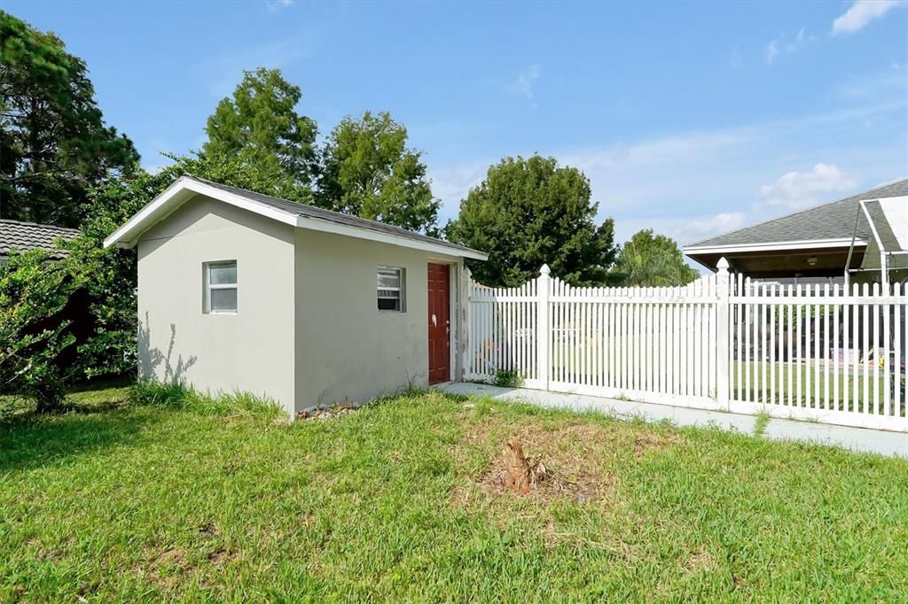 合同活跃: $449,900 (4 贝兹, 3 浴室, 2184 平方英尺)