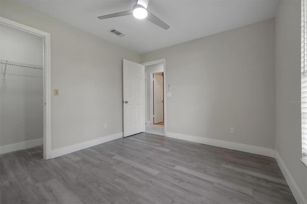 合同活跃: $449,900 (4 贝兹, 3 浴室, 2184 平方英尺)