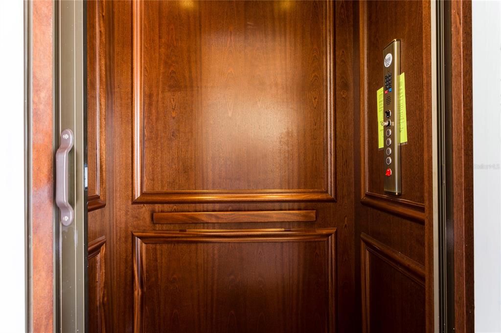 For Sale: $9,000,000 (10 beds, 11 baths, 14546 Square Feet)