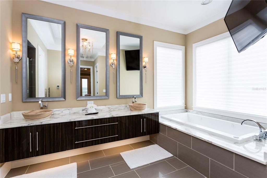 For Sale: $9,000,000 (10 beds, 11 baths, 14546 Square Feet)