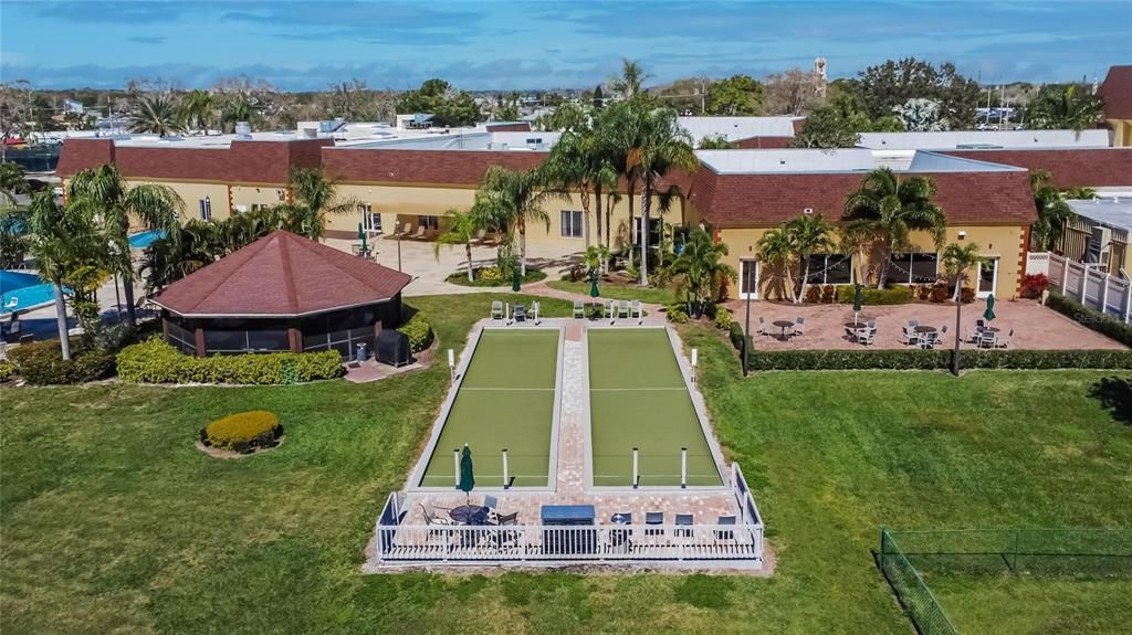 合同活跃: $139,900 (2 贝兹, 2 浴室, 984 平方英尺)