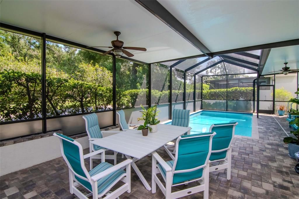 En Venta: $974,900 (3 camas, 3 baños, 3634 Pies cuadrados)