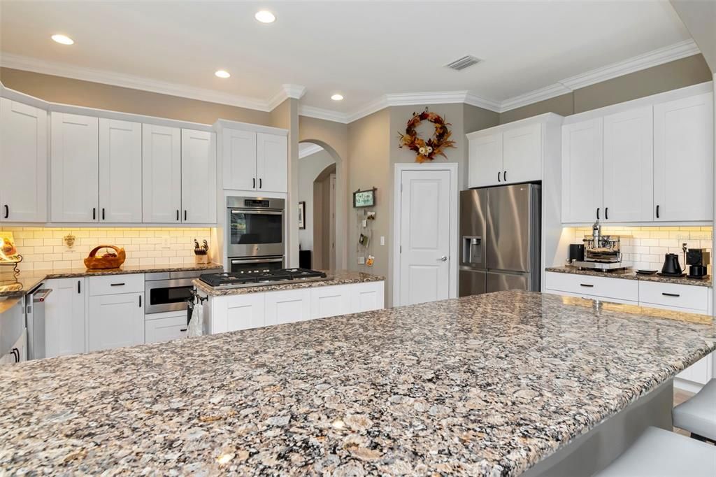 En Venta: $974,900 (3 camas, 3 baños, 3634 Pies cuadrados)