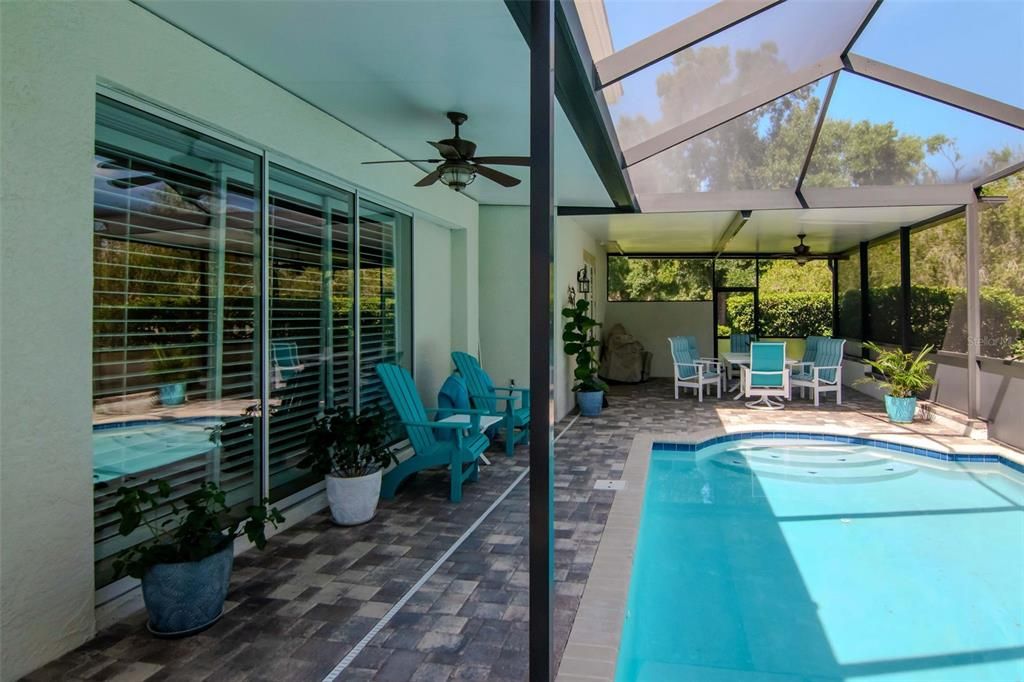 En Venta: $974,900 (3 camas, 3 baños, 3634 Pies cuadrados)