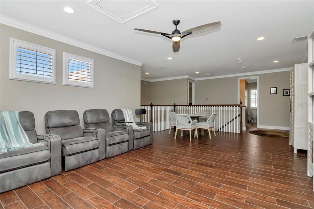 En Venta: $974,900 (3 camas, 3 baños, 3634 Pies cuadrados)