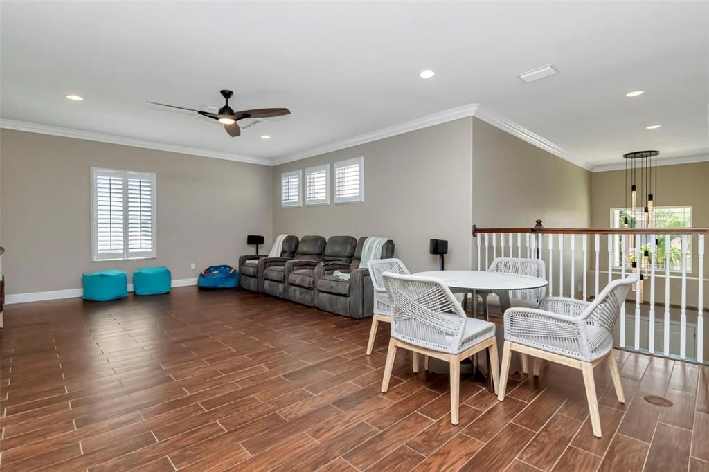 En Venta: $974,900 (3 camas, 3 baños, 3634 Pies cuadrados)