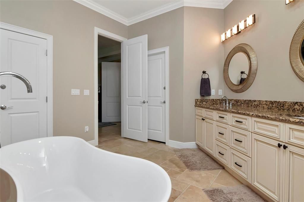 En Venta: $974,900 (3 camas, 3 baños, 3634 Pies cuadrados)