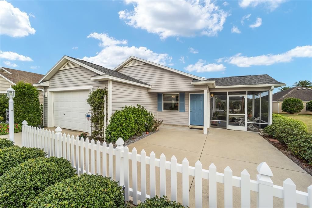 Active With Contract: $298,000 (2 beds, 2 baths, 1156 Square Feet)