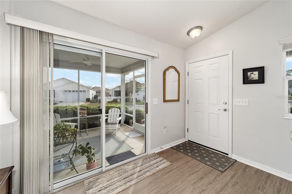 Active With Contract: $298,000 (2 beds, 2 baths, 1156 Square Feet)