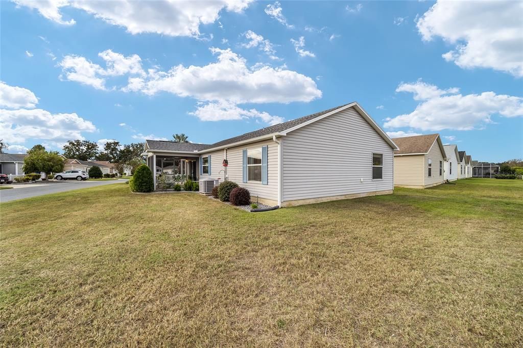 Active With Contract: $298,000 (2 beds, 2 baths, 1156 Square Feet)