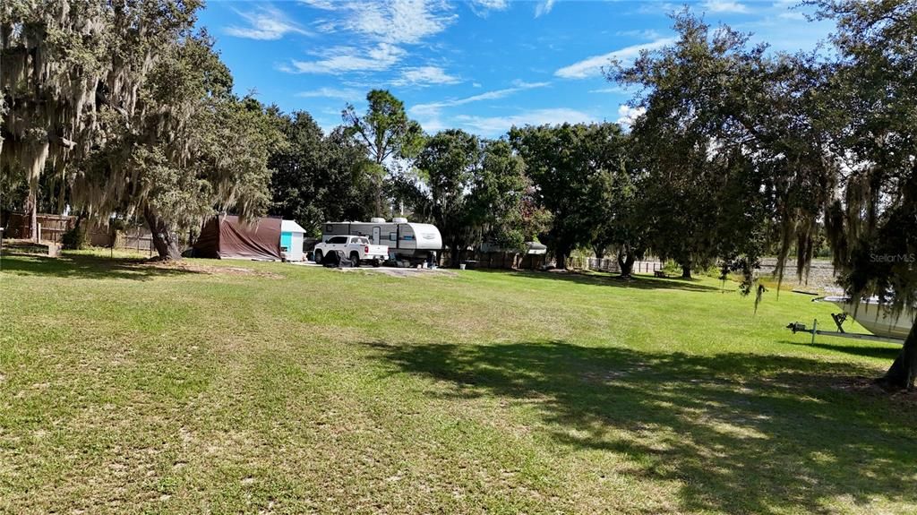 En Venta: $250,000 (3.99 acres)