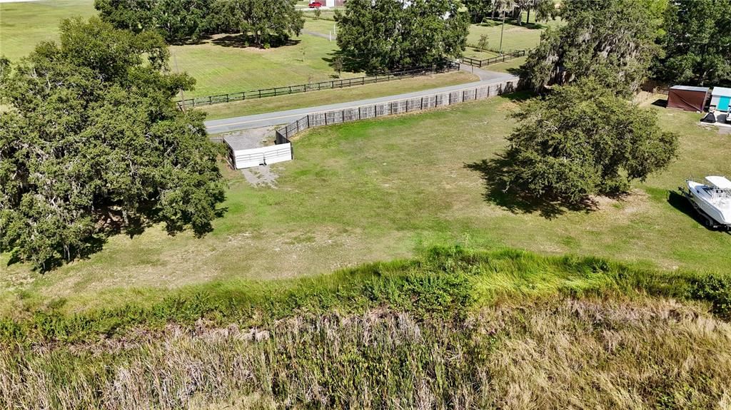 En Venta: $250,000 (3.99 acres)