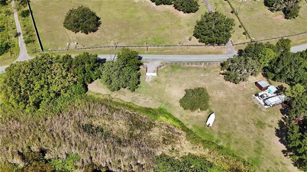 En Venta: $250,000 (3.99 acres)