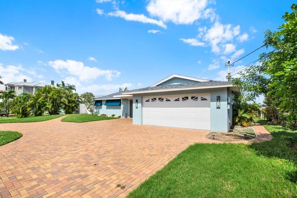 Active With Contract: $1,245,000 (3 beds, 2 baths, 1968 Square Feet)