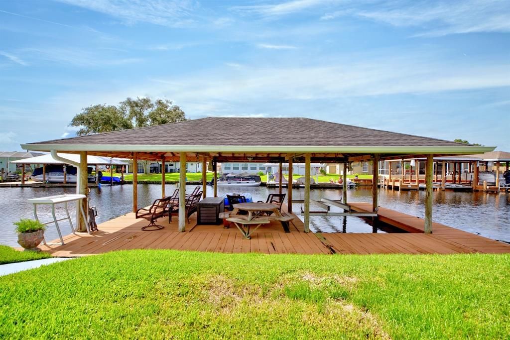 For Sale: $480,000 (2 beds, 2 baths, 1712 Square Feet)