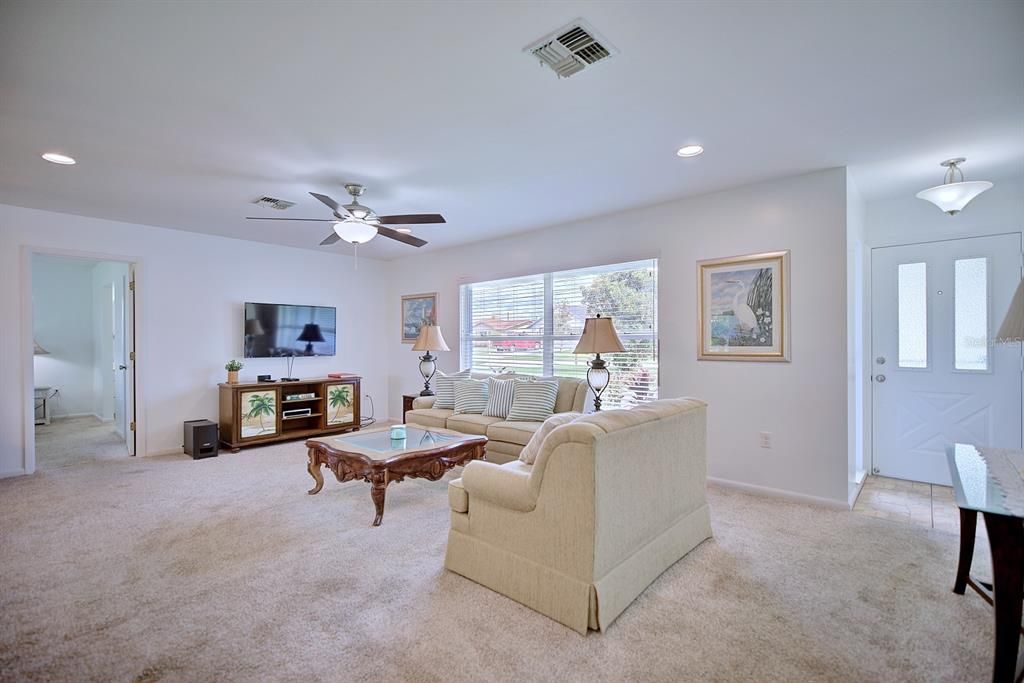 For Sale: $480,000 (2 beds, 2 baths, 1712 Square Feet)