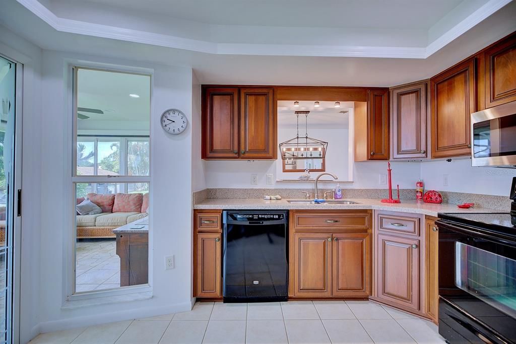 For Sale: $480,000 (2 beds, 2 baths, 1712 Square Feet)