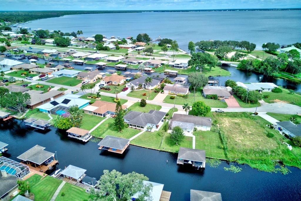 For Sale: $480,000 (2 beds, 2 baths, 1712 Square Feet)