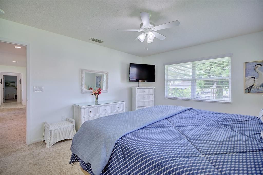 For Sale: $480,000 (2 beds, 2 baths, 1712 Square Feet)