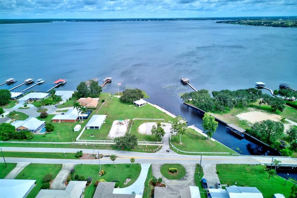 For Sale: $480,000 (2 beds, 2 baths, 1712 Square Feet)