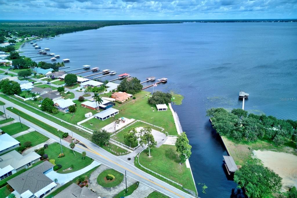 For Sale: $480,000 (2 beds, 2 baths, 1712 Square Feet)