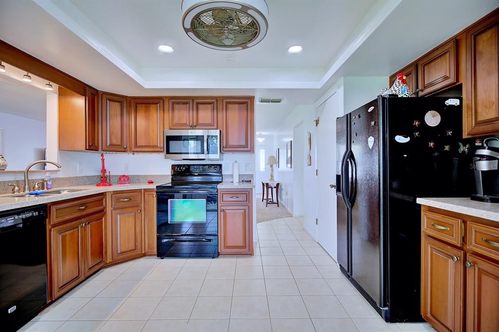 For Sale: $480,000 (2 beds, 2 baths, 1712 Square Feet)