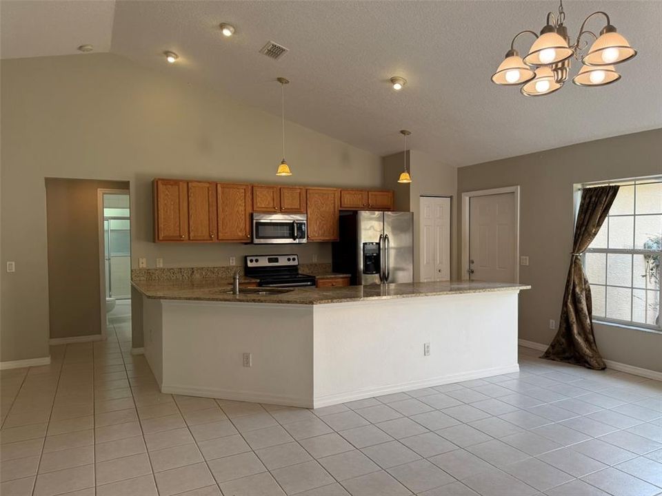 For Sale: $249,900 (3 beds, 2 baths, 1279 Square Feet)