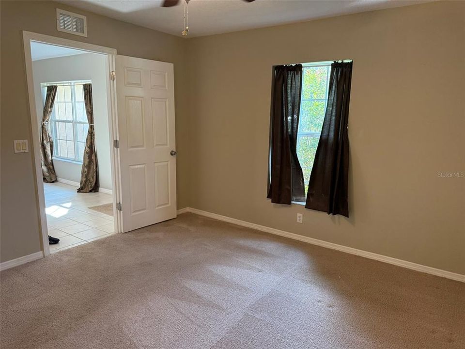 For Sale: $249,900 (3 beds, 2 baths, 1279 Square Feet)