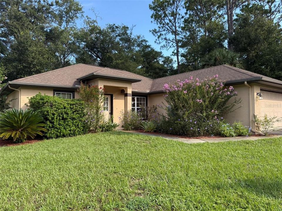 For Sale: $249,900 (3 beds, 2 baths, 1279 Square Feet)