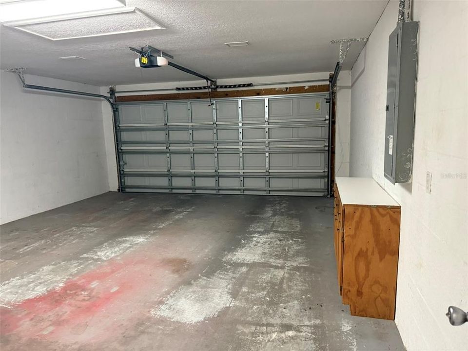 For Sale: $249,900 (3 beds, 2 baths, 1279 Square Feet)