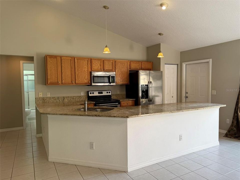 For Sale: $249,900 (3 beds, 2 baths, 1279 Square Feet)