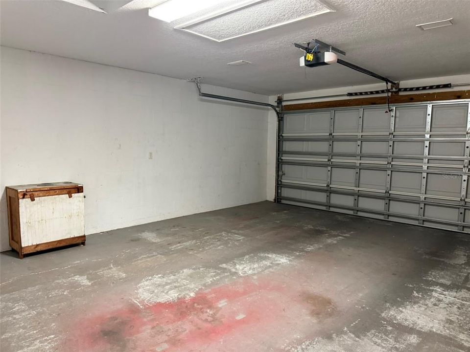 For Sale: $249,900 (3 beds, 2 baths, 1279 Square Feet)